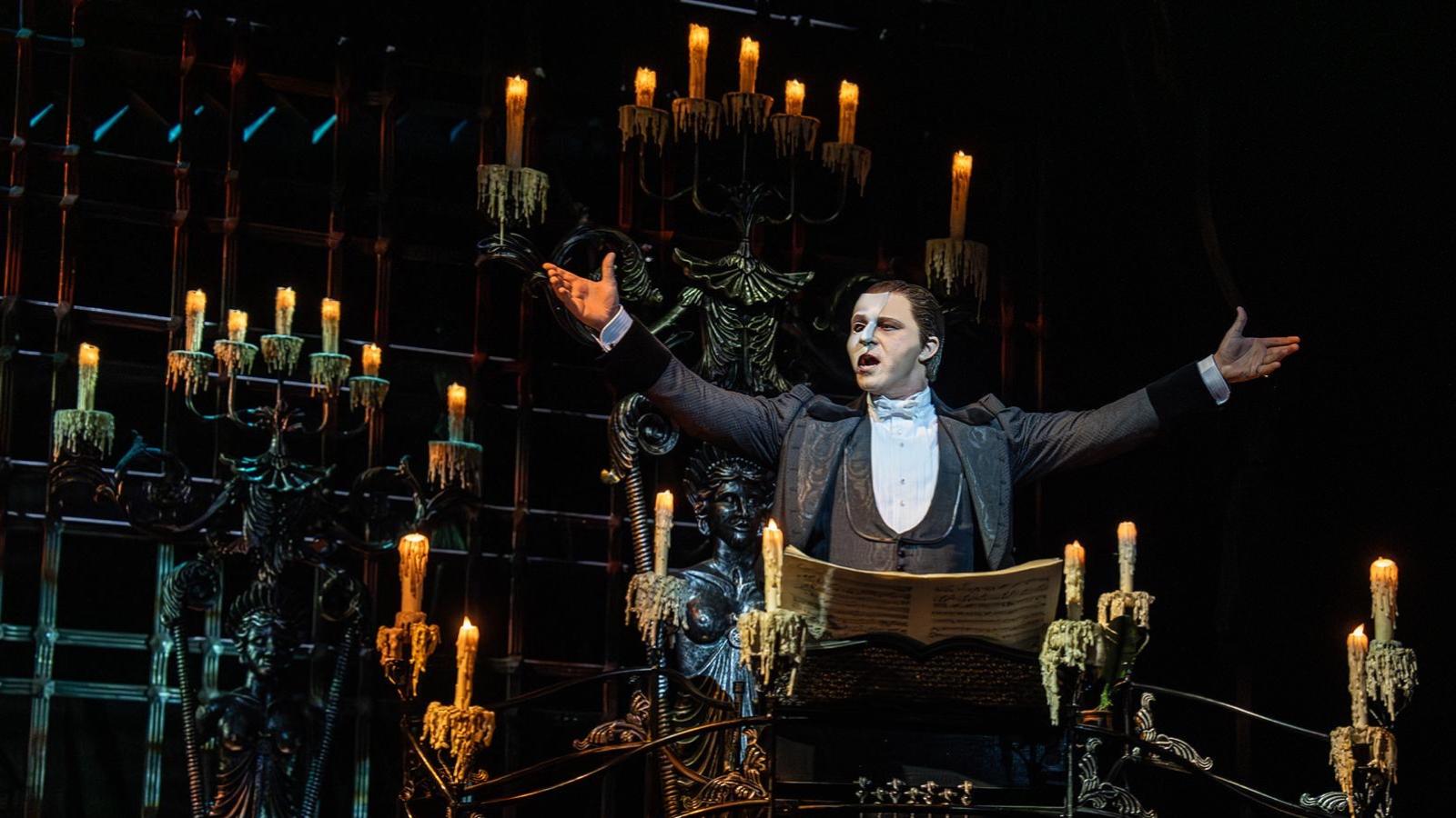 A Night at the Musicals with West End Star Dean Chisnall at Tottington Manor