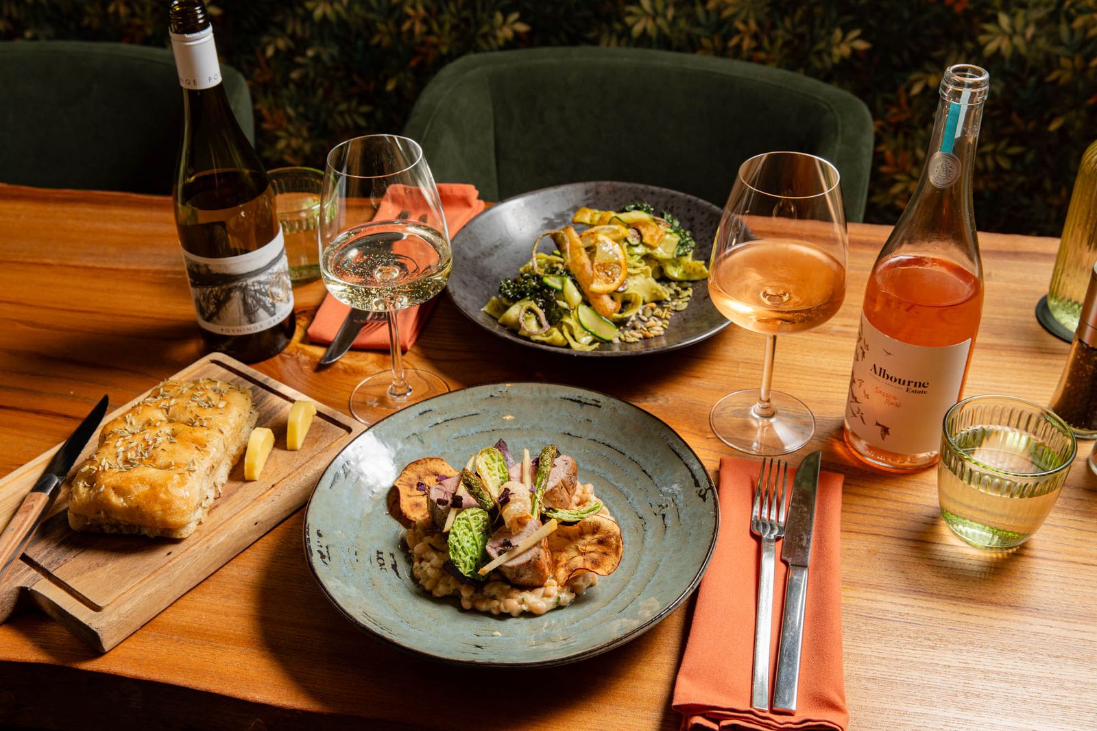 Locally sourced lunch and private dining for senior leadership retreats at Tottington Manor in West Sussex