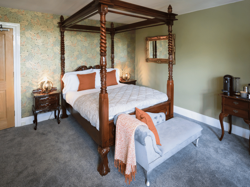 Tottington Manor Four Poster Suite with Jacuzzi Bath