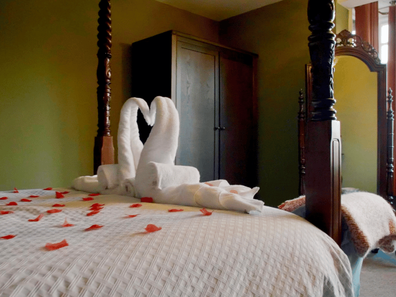 Tottington Manor Four Poster Suite with Jacuzzi Bath