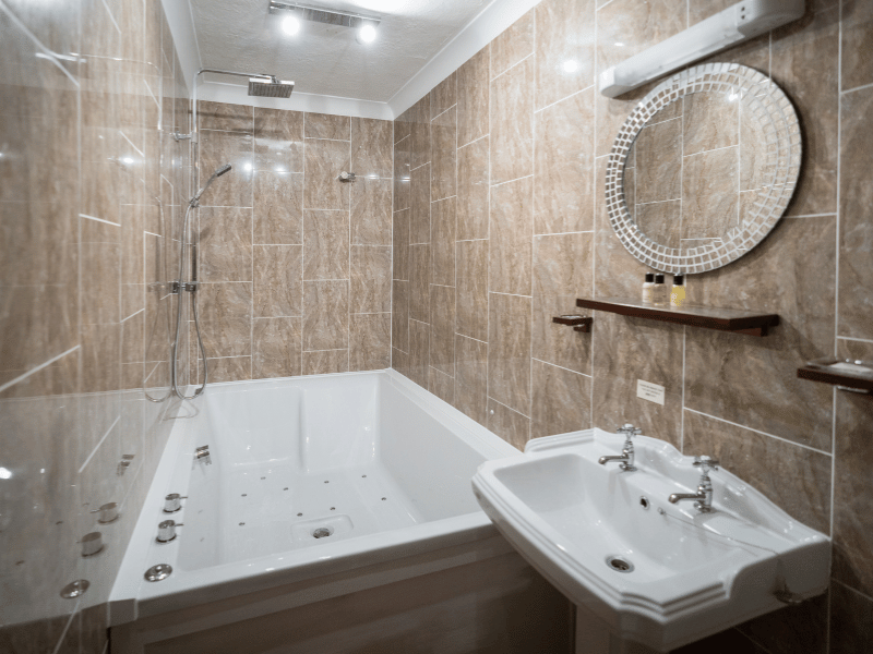 Tottington Manor Four Poster Suite with Jacuzzi Bath